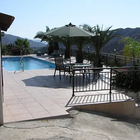 וילה Kalo Chorio House *